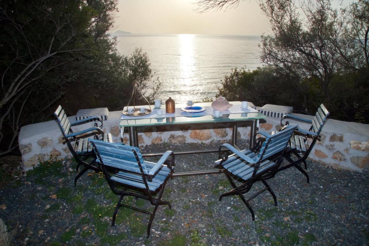 Aroura Homes 4Br Beachfront Villa Spetses Town ภายนอก รูปภาพ