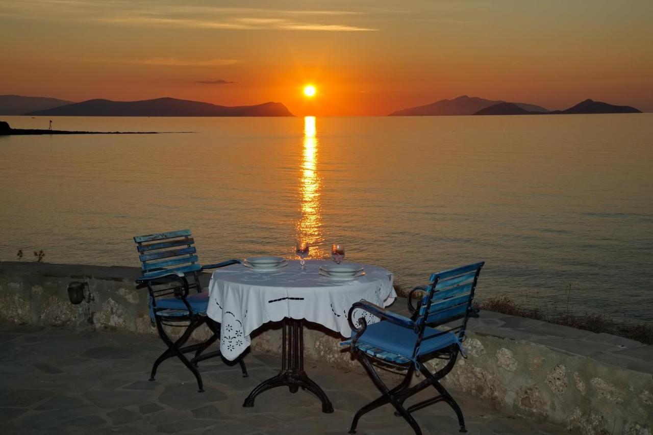 Aroura Homes 4Br Beachfront Villa Spetses Town ภายนอก รูปภาพ