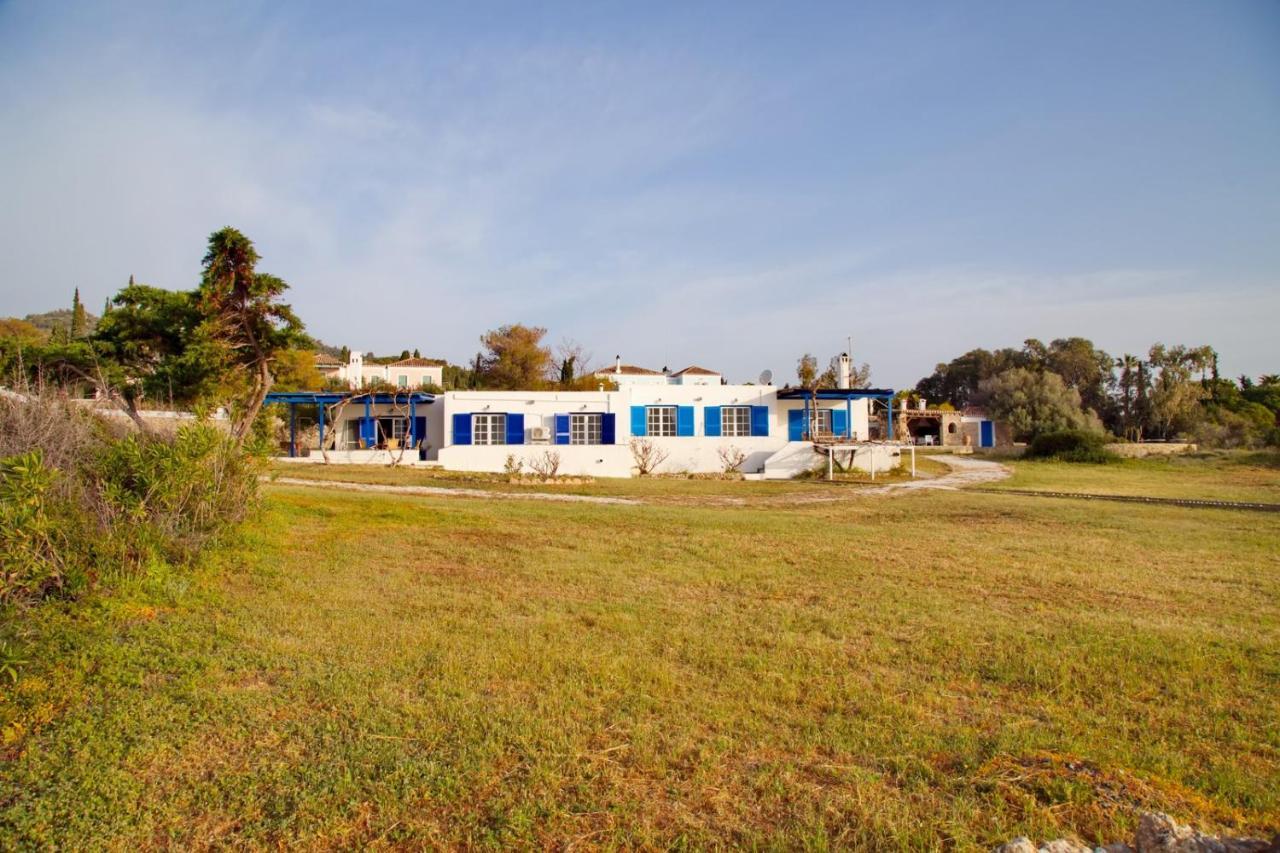 Aroura Homes 4Br Beachfront Villa Spetses Town ภายนอก รูปภาพ