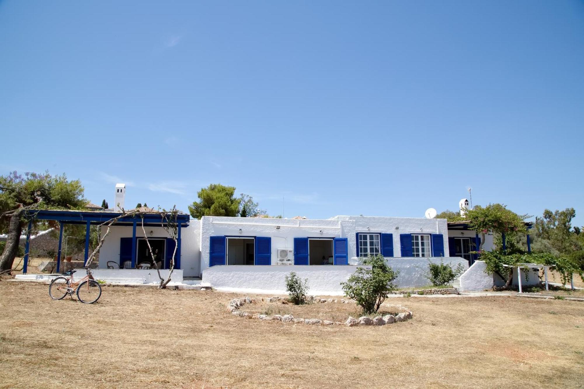 Aroura Homes 4Br Beachfront Villa Spetses Town ภายนอก รูปภาพ