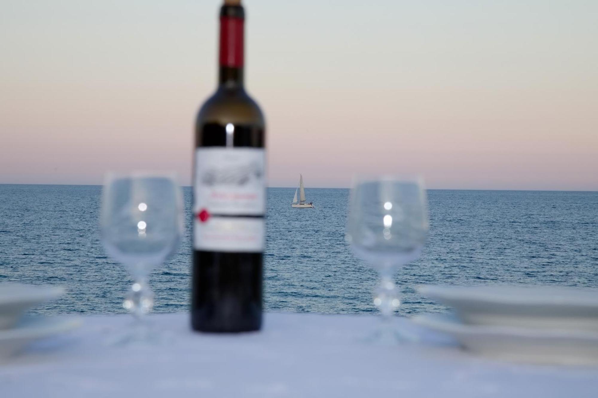 Aroura Homes 4Br Beachfront Villa Spetses Town ภายนอก รูปภาพ