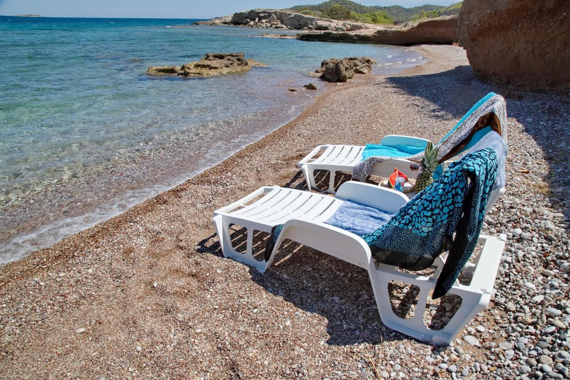 Aroura Homes 4Br Beachfront Villa Spetses Town ภายนอก รูปภาพ