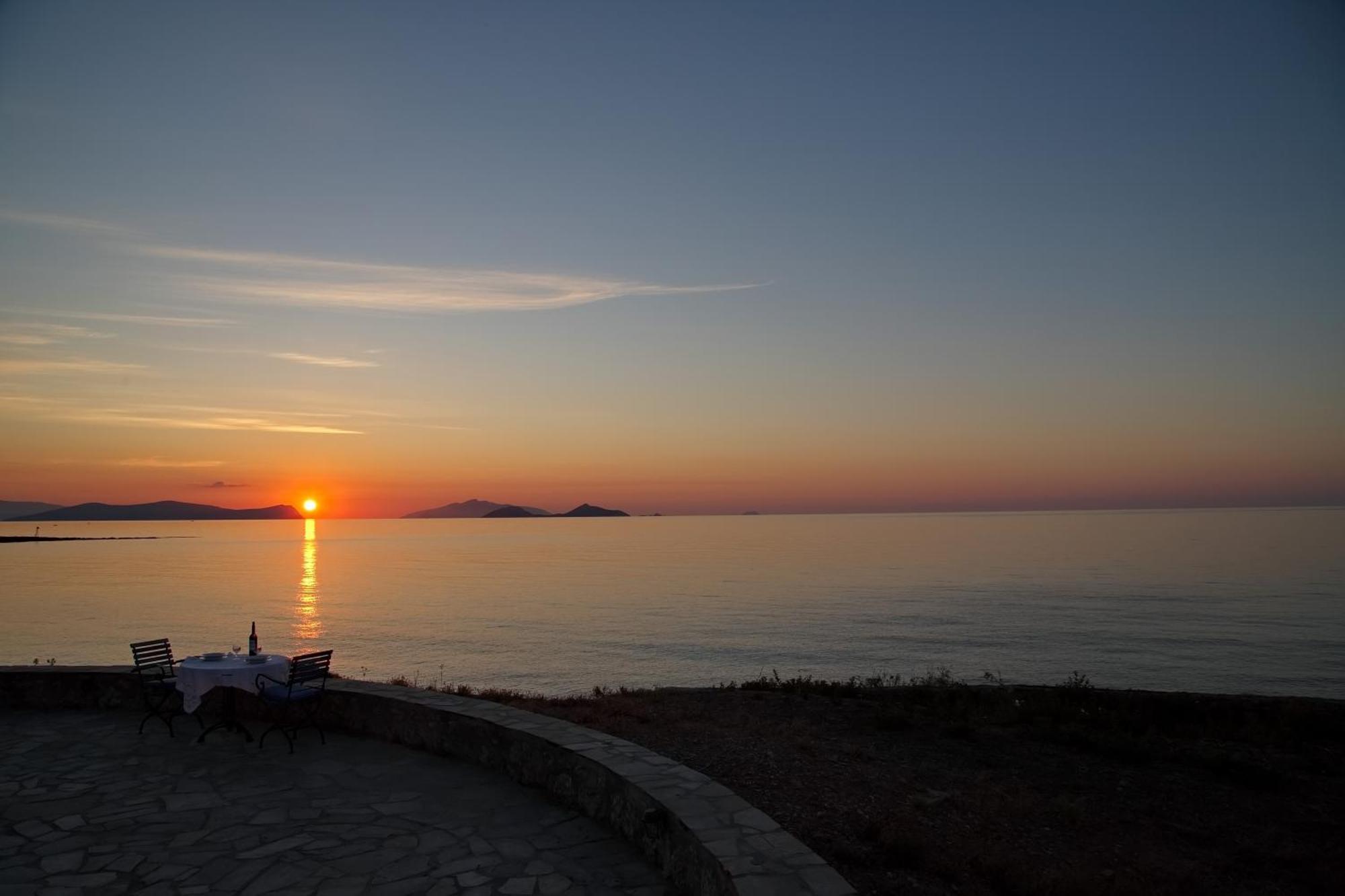 Aroura Homes 4Br Beachfront Villa Spetses Town ภายนอก รูปภาพ