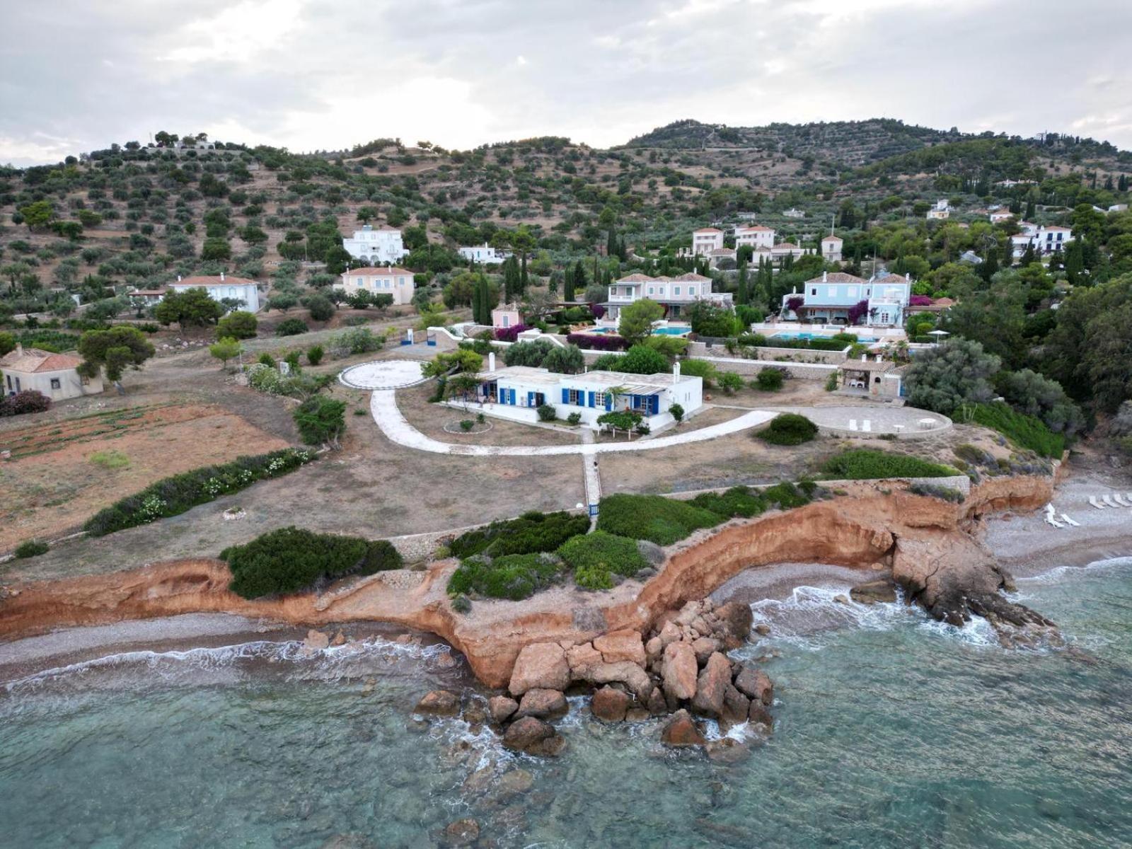 Aroura Homes 4Br Beachfront Villa Spetses Town ห้อง รูปภาพ